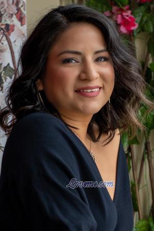 215566 - Josseline Age: 33 - Peru